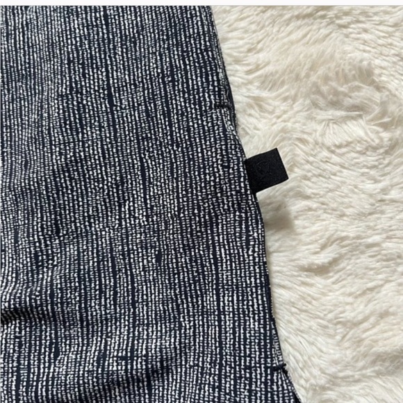 LULULEMON Get It On Dress - Size 2 - Burlap Texture Black Dune - Picture 7 of 7